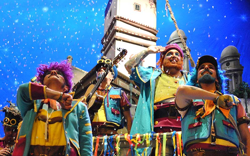 “Eso es el carnaval, no el fanatismo y la mediocridad que están pudriendo este teatro”