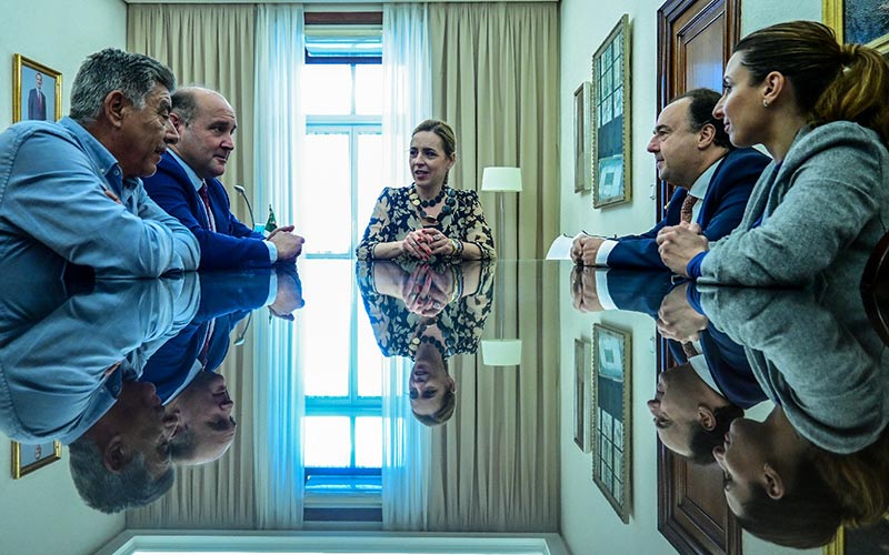 Diputación y UCA coinciden en desear “una pronta solución” para el proyecto de Valcárcel
