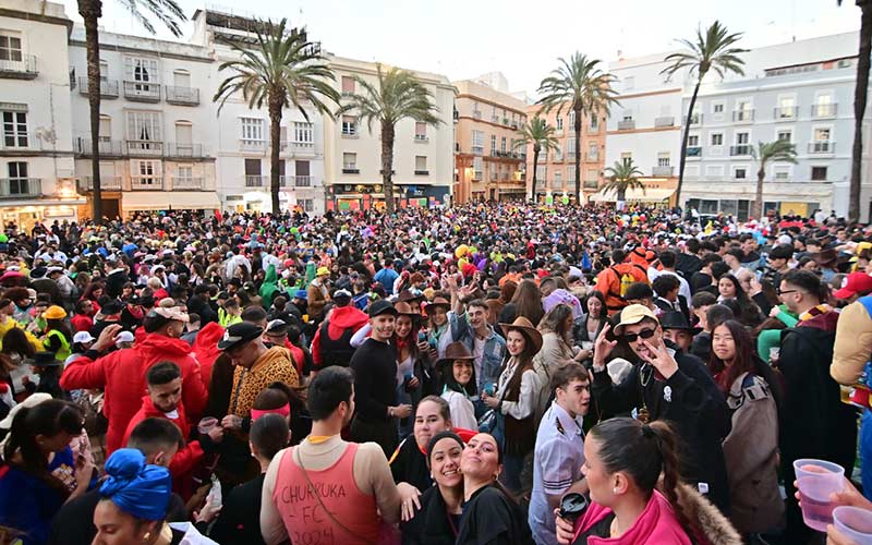 Gandullo sólo ve el “éxito” del Carnaval 2024 mientras la oposición avisa: “con esta dinámica llegaremos a tener carnavales sin gaditanos”