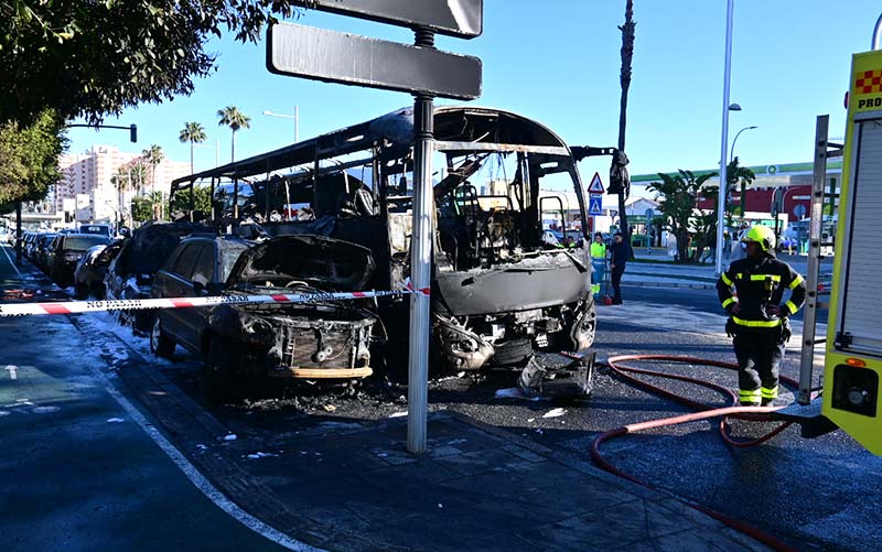 Arde un autobús en Cádiz, sin daños personales