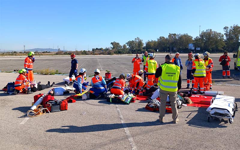 Tres muertos, 18 heridos y un desaparecido en un accidente aéreo (simulado) en Jerez: “hay que estar preparados para una emergencia real”