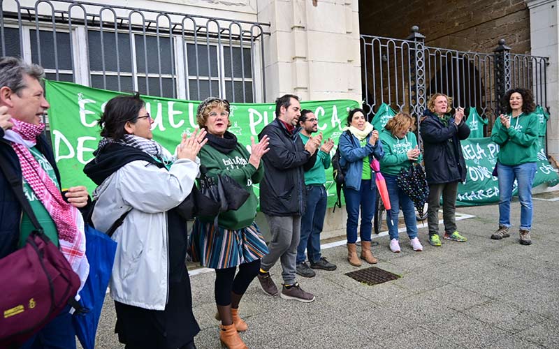 “Lo que no se ve no existe y la educación pública en la ciudad de Cádiz necesita que se la vea”