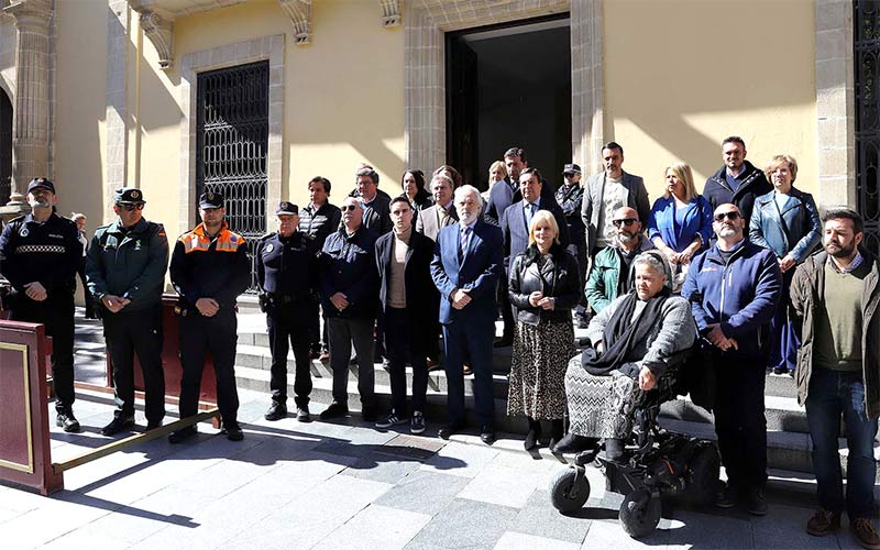 La Bahía de Cádiz se suma al recuerdo, la condena y la solidaridad con las víctimas del 11-M