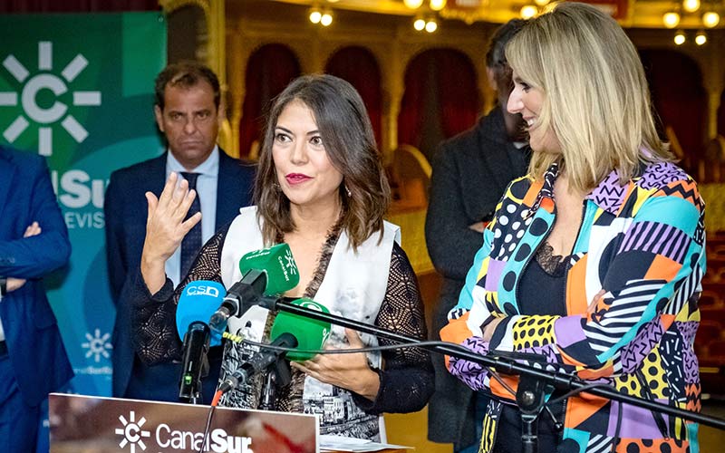 El XXII premio Paco Navarro reconoce la trayectoria y compromiso “social y feminista” de la periodista Soco López en el Concurso del Falla