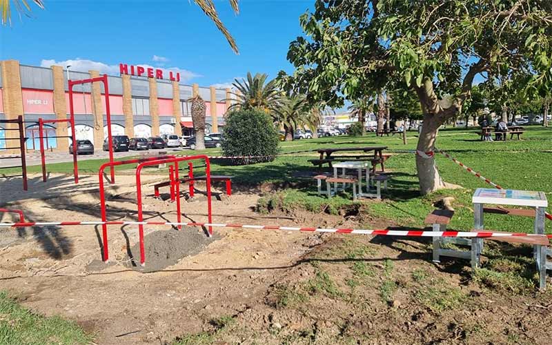 Más mobiliario y equipamiento para las zonas verdes y parques de calistenia chiclaneros