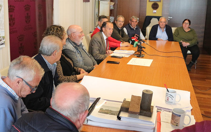 “La Junta se ríe de Chiclana al afirmar que la sanidad está garantizada”; Ayuntamiento y Plataforma exigen respuestas sobre La Cucarela