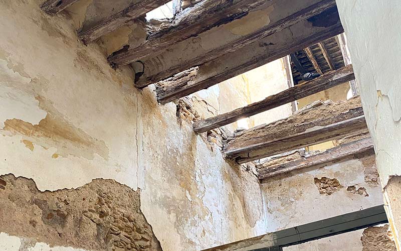 El PP urge a Cavada a iniciar la rehabilitación de la Casa de la Cruz Roja, finca histórica en la calle Real “abandonada y en estado ruinoso”