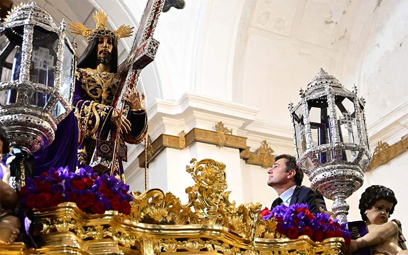 “Es el alcalde de todos”: el popular Bruno García recupera en Cádiz el acto de entrega del bastón de mando al Nazareno tras ocho años de ‘Kichi’