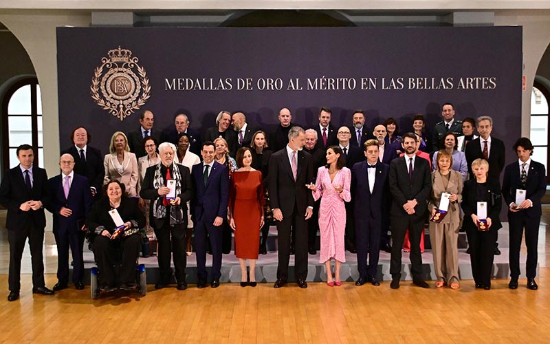 Cádiz ‘entrega’ una treintena de Medallas de Oro al Mérito de las Bellas Artes: “no hay una España sin sus artistas, sin su cultura; no podría existir”