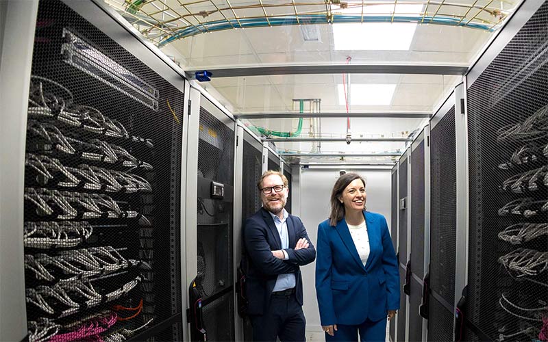 El “corazón tecnológico” del Ayuntamiento de San Fernando ya ‘opera’ desde el mercado