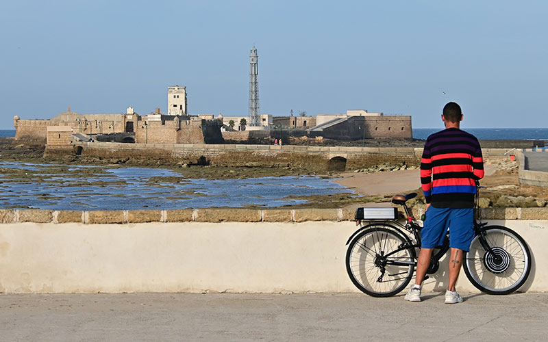 Preguntan a Costas y al Ayuntamiento por las obras en la muralla del Castillo de San Sebastián y su entorno ante la “alarma social” suscitada