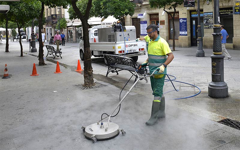 Convocada huelga de basuras en Jerez a partir del 2 de mayo, en plena Feria del Caballo