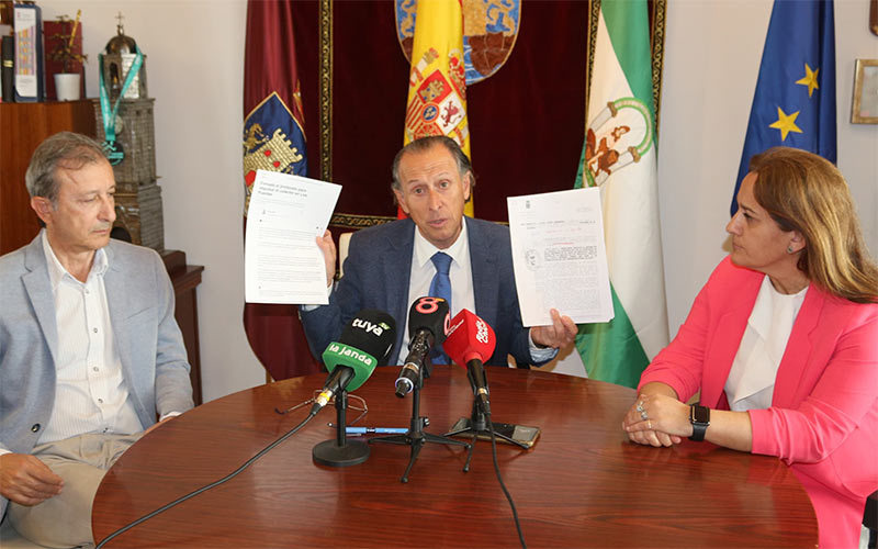 Román reclama a la Junta el cumplimiento del convenio firmado en 2005 del ciclo integral del agua para Pago del Humo y El Marquesado