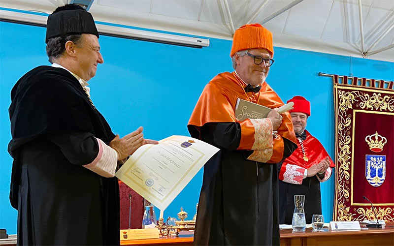 Gunter Pauli, ‘padre’ de la economía azul, ya es doctor honoris causa de la Universidad de Cádiz