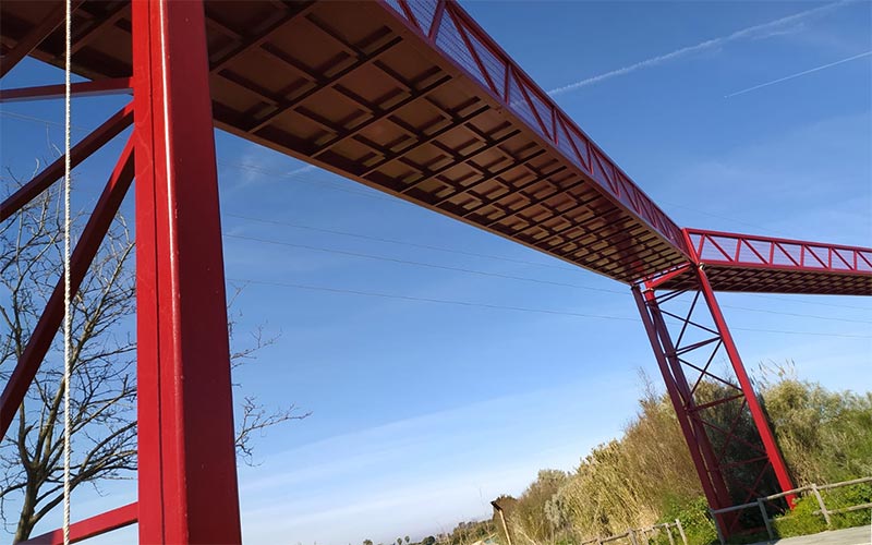 Reabren meses después las dos pasarelas de la vía verde de Rota tras su completa restauración