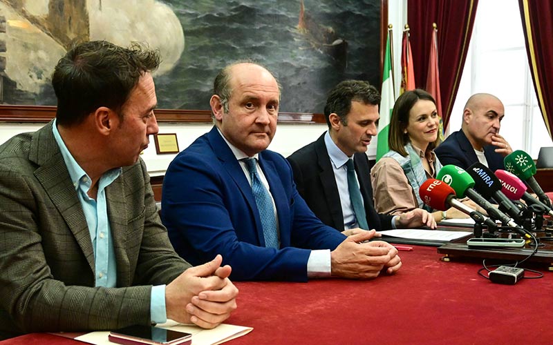 El PP aprueba usar 15 de los 17 millones ‘sobrantes’ en el Ayuntamiento de Cádiz para amortizar deuda, y “reducir gastos en 2024”