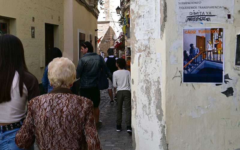IU demanda un pleno extraordinario que defina la estrategia de la ciudad de Cádiz frente a la turistificación “que sufren nuestros vecinos”