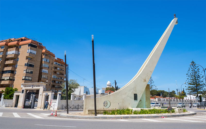El monumento de Las Tres Marinas volverá a ser rotonda, aprovechando el reasfaltado del entorno