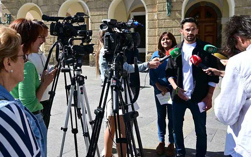 AIG valora el primer año de Bruno García, el “alcalde más social” que “prefiere enriquecer a los bancos mientras empobrece a los gaditanos”