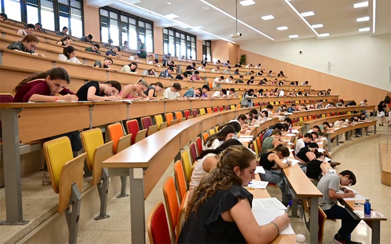 Las mujeres “brillan” en la PEvAU en la Universidad de Cádiz; las mejores notas las sacan alumnos matriculados en la pública