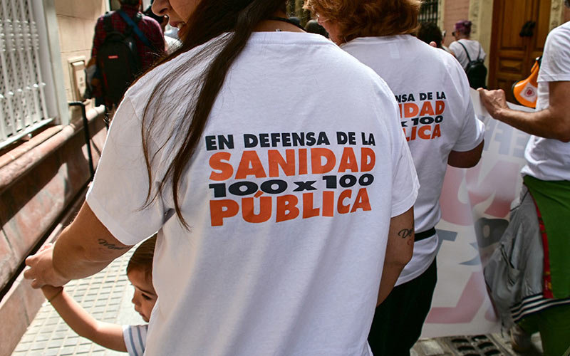 Advierten de un “recorte histórico” este verano entre el Puerta del Mar y San Carlos: 154 camas cerradas y la mitad de los quirófanos inactivos