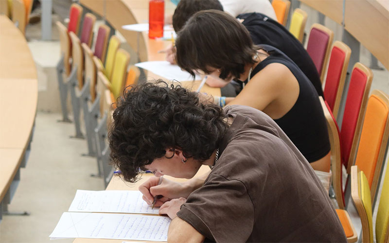2.000 estudiantes gaditanos ‘afrontan’ la convocatoria extraordinaria de la PEvAU