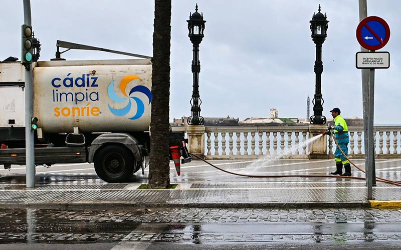 Cádiz y La Isla “reactivan tras años de parón” la empresa pública encargada de la EDAR conjunta; persiguen agua regenerada para riego y baldeo