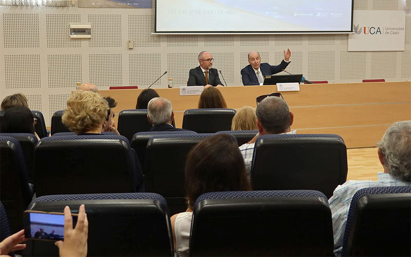 “A Europa le dimos una lección con nuestra transformación democrática”; Roca presume de Constitución en los Cursos de Verano de Cádiz