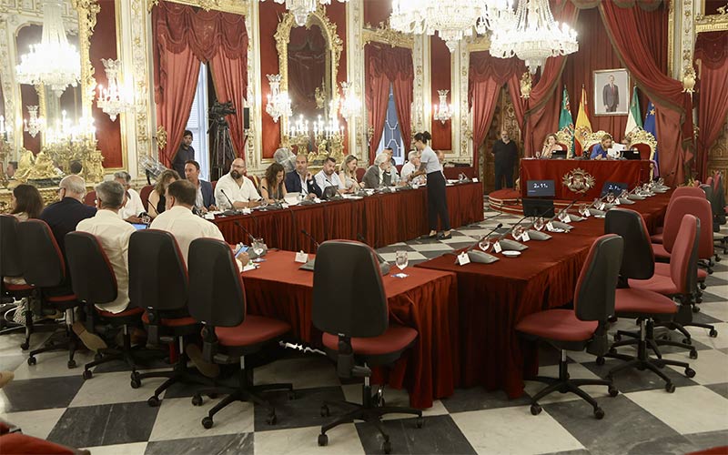 “No vamos a permitir que la Diputación de Cádiz sea el cajero automático del PP”; el PSOE estalla ante otra modificación presupuestaria urgente