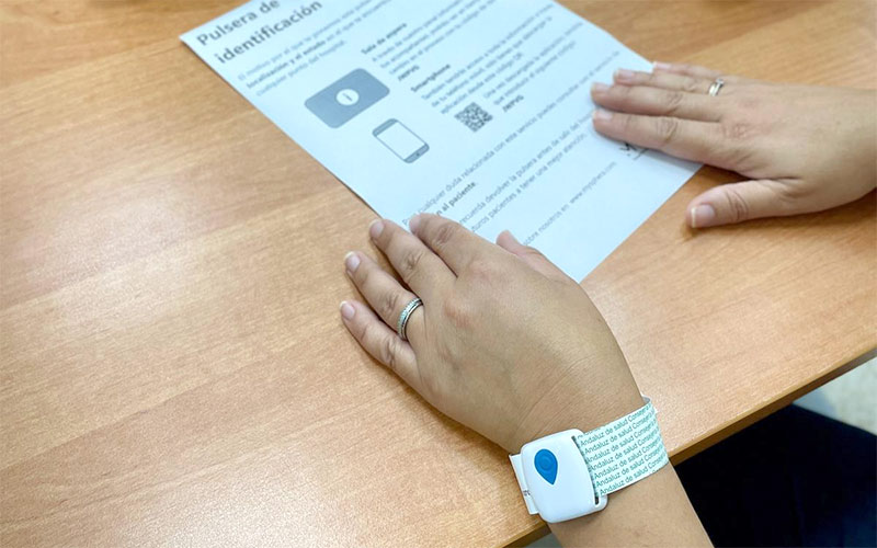 Un nuevo sistema en el Puerta del Mar de Cádiz ofrecerá “información en tiempo real” a los familiares de pacientes que entran al quirófano