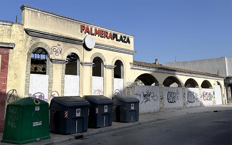 Una empresa privada prevé invertir 30 millones para darle otra vida en Jerez al antiguo Hotel Palmera Plaza como residencia de mayores