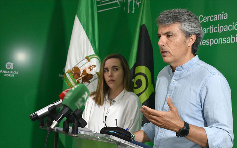 “Abandona Andalucía para encontrar las oportunidades que aquí se le niegan”: Marta Vidal (AxSí) deja su acta de concejala en La Isla