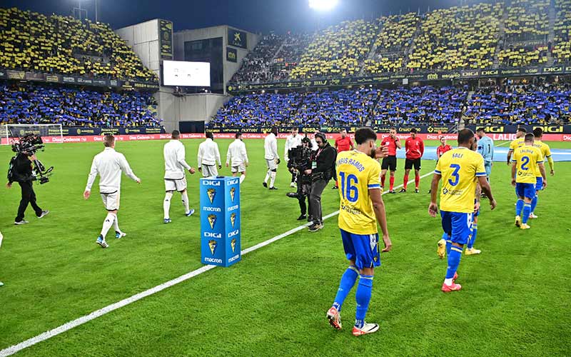Nace en Cádiz una plataforma ciudadana “para que el nombre de Carranza no vuelva al estadio”; este cambio “ignora la historia, pero no la borra”