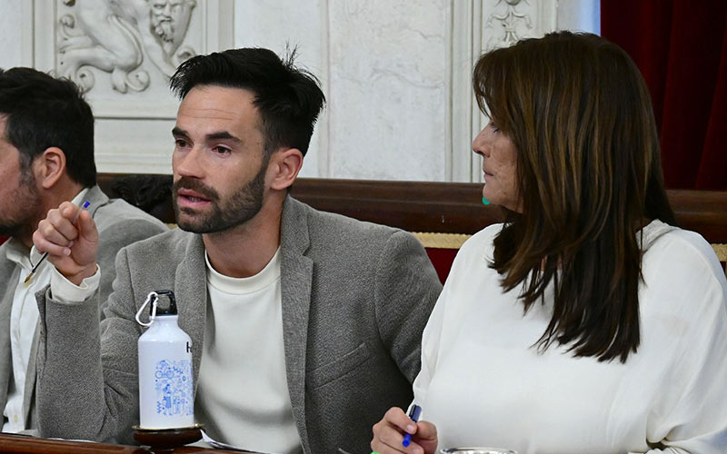 De la Cruz (AIG) acusa al PP en el Ayuntamiento gaditano de “pésima gestión” al elevar el periodo medio de pago a proveedores hasta los 41 días