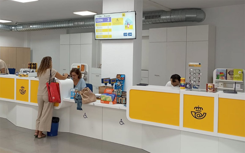 Centros de trabajo de Correos en Cádiz operan “con menos del 50% de su plantilla”, lo que se traduce en colas, retrasos y estrés laboral