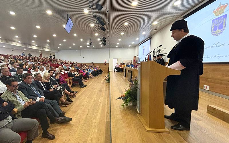 La UCA abre el curso inquieta por el descenso de su “peso económico” en el sistema universitario, pero la Junta alardea de “financiación histórica”