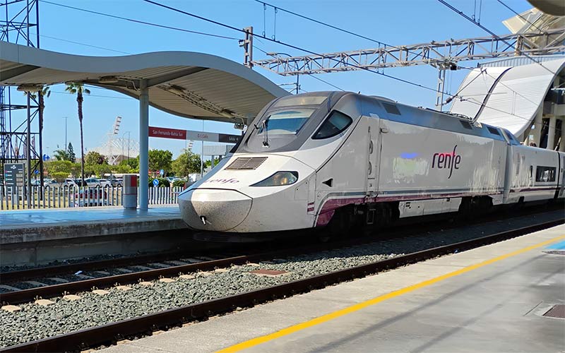 “Más plazas, mayor confort y fiabilidad” entre Cádiz y Barcelona gracias a nuevos trenes