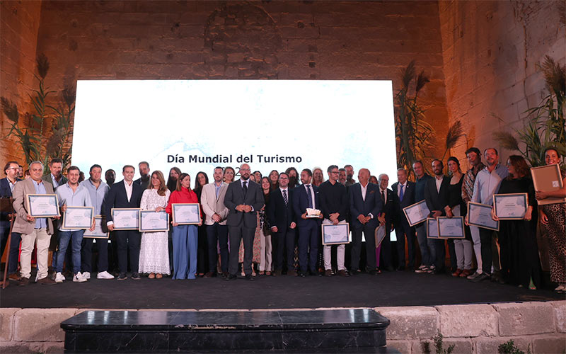 La Diputación gaditana festeja el Día Mundial del Turismo reconociendo al sector “su aportación”