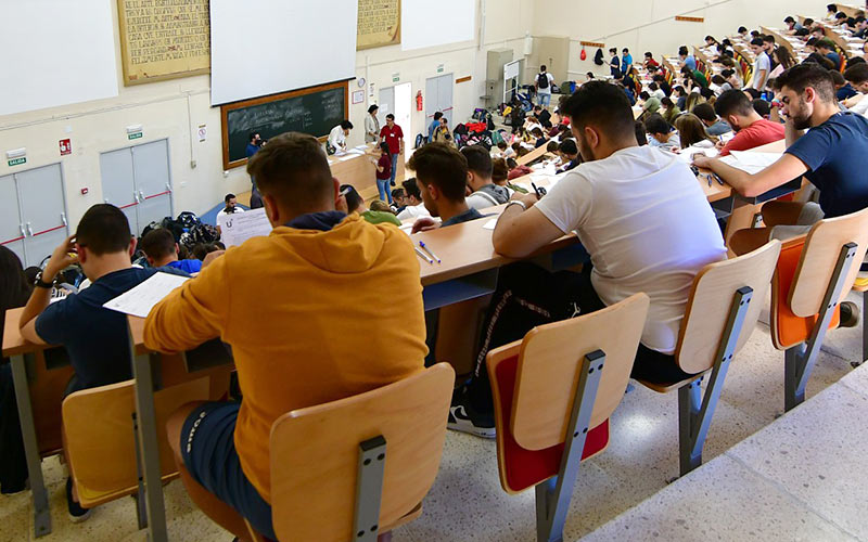 Los alumnos gaditanos que afrontarán Selectividad este curso conocen al fin los nuevos modelos de exámenes de la ahora llamada PAU