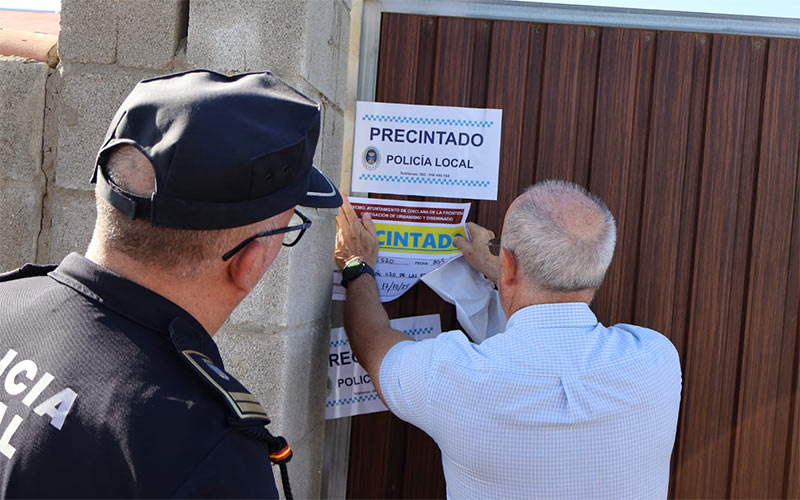 Urbanismo precinta en el extrarradio chiclanero hasta una docena de parcelaciones ilegales