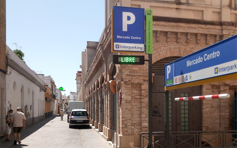 Los dos mercados municipales de San Fernando estrenarán “identidad propia”; se abandona el proyecto de rincón gastronómico en la plaza