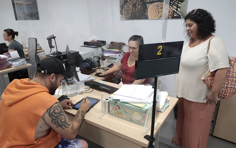 Las nuevas tecnologías van imponiéndose en la “relación” del roteño con su Ayuntamiento