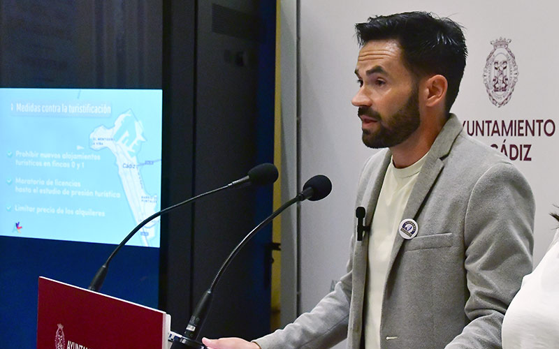 De la Cruz (AIG): “la buena salud económica del Ayuntamiento de Cádiz se está yendo al garete”