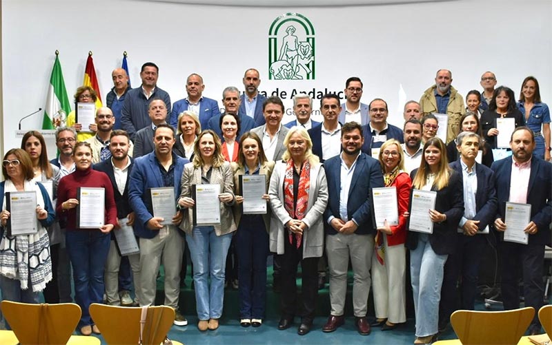 El último plan de empleo de la Junta ayudará a casi todos los ayuntamientos de la Bahía de Cádiz a contratar a 323 parados; El Puerto ‘pasa’