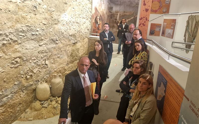 Los restos del vertedero romano de Gades hallados durante la rehabilitación de El Olivillo ya están musealizados y listos para las visitas