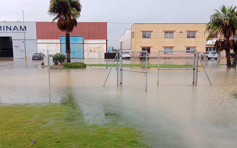Las obras del Nudo de Tres Caminos provocan que el polígono colindante sufra inundaciones