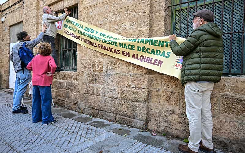 La plaza de la Merced: ejemplo de la “desidia e hipocresía” en vivienda de Ayuntamiento y Junta
