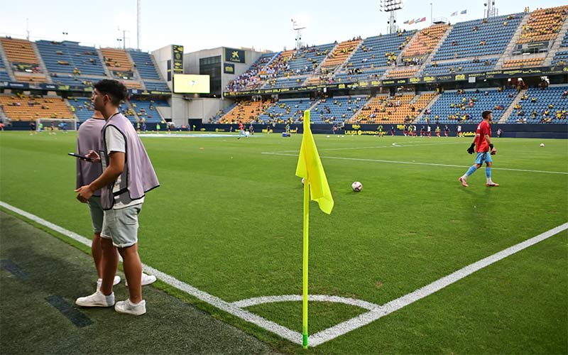 PSOE y AIG instan al alcalde de Cádiz a desistir del proceso de rescate del nombre franquista para el estadio tras la advertencia del Gobierno