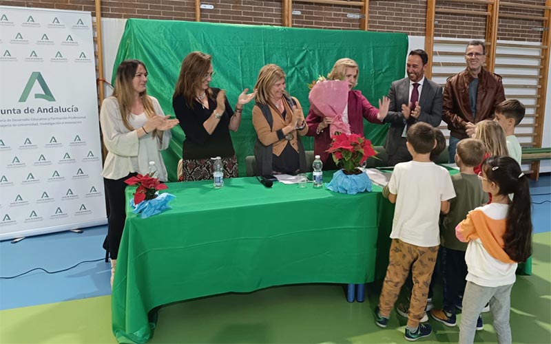 Un vestigio franquista menos en Cádiz: el colegio público Carola Ribed pasa a llamarse María Valle