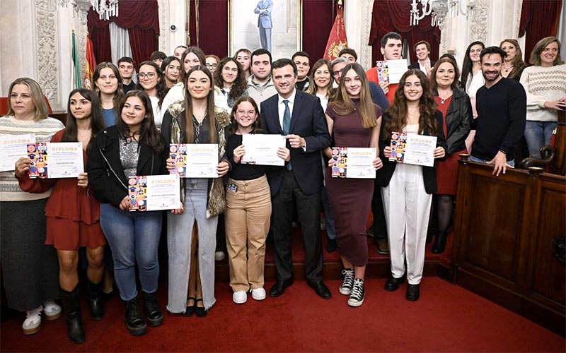 El Ayuntamiento gaditano entrega sus premios anuales a “la mejor trayectoria educativa”